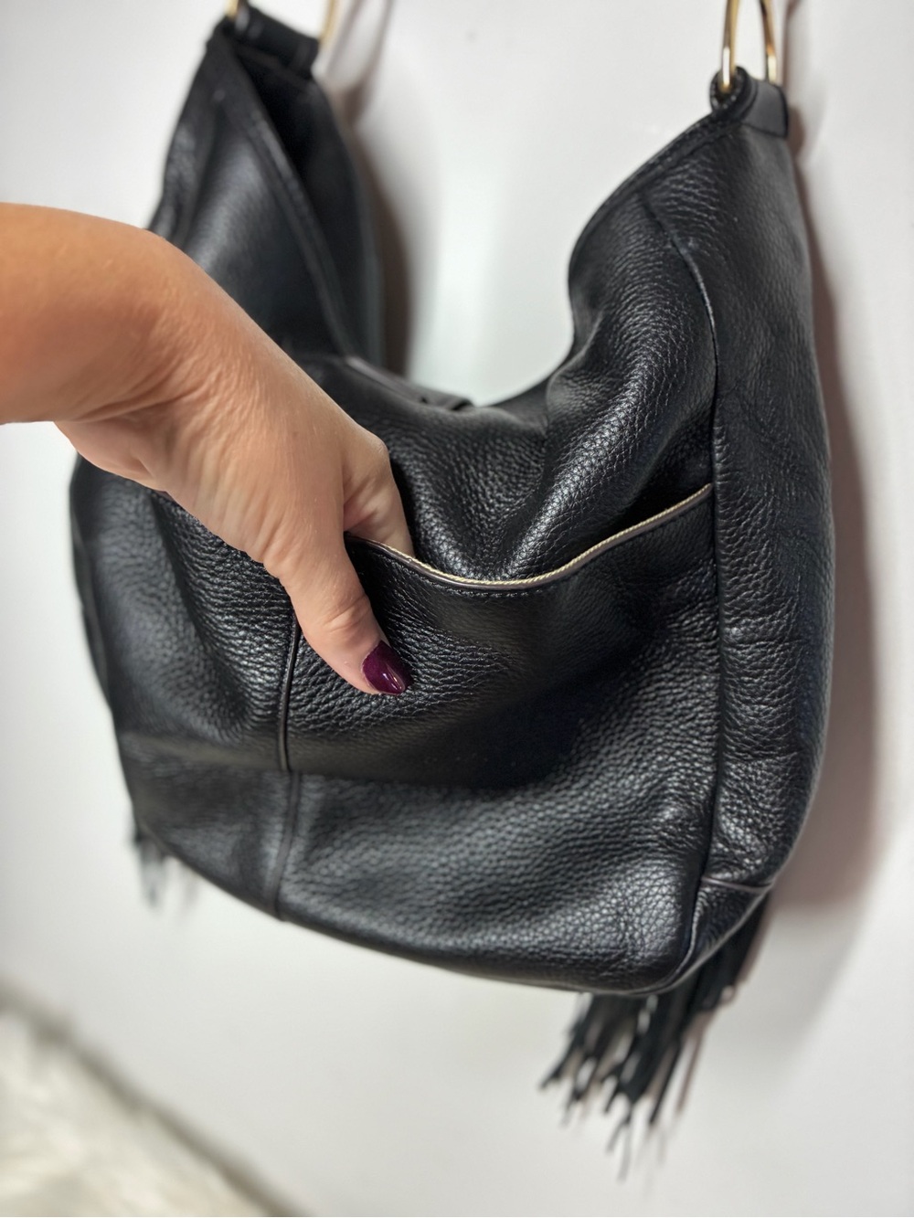 G.I.L.I. Black Leather Fringe Shoulder Bag - Picture 5 of 10